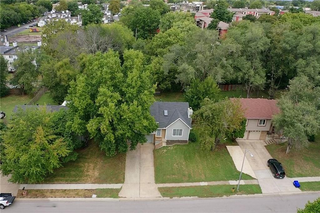 11312 W 77th Street — photo 29