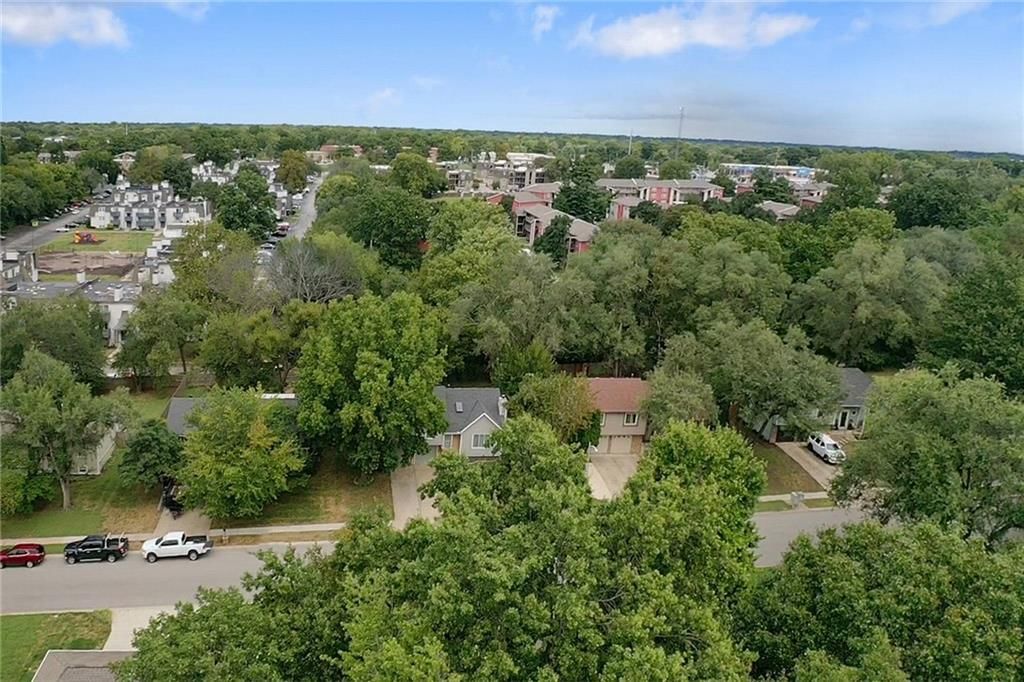 11312 W 77th Street — photo 36