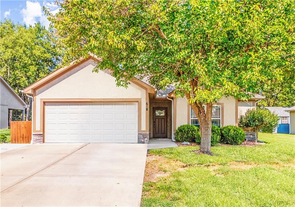 618 NW Walnut Street, Grain Valley, MO