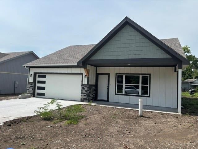 444 N Prarie Street — photo 1