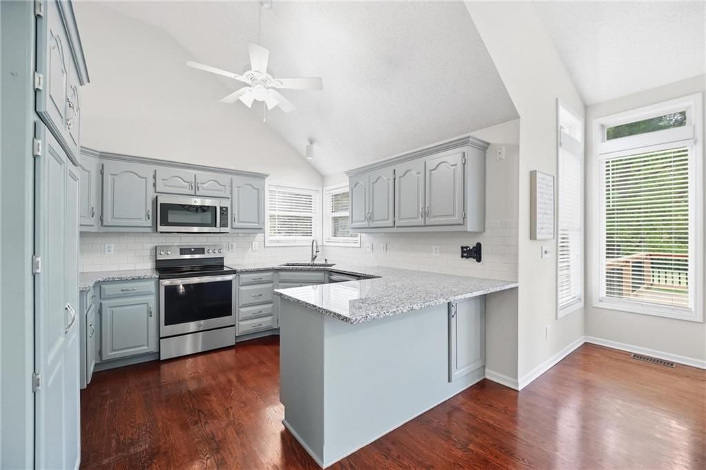 1154 SW SANTA FE Drive — photo 12