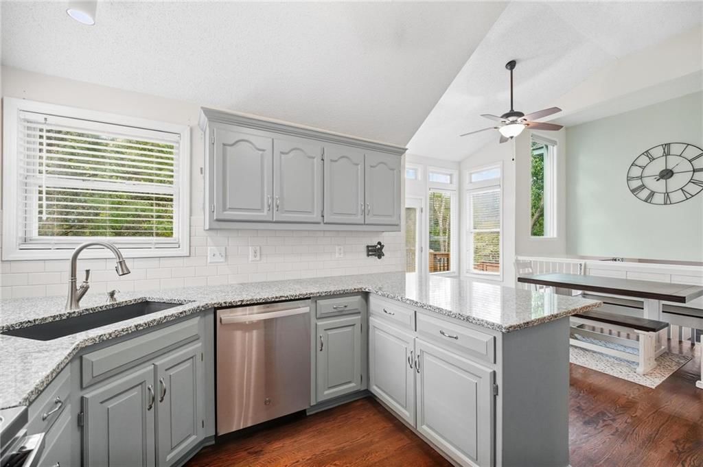 1154 SW SANTA FE Drive — photo 13