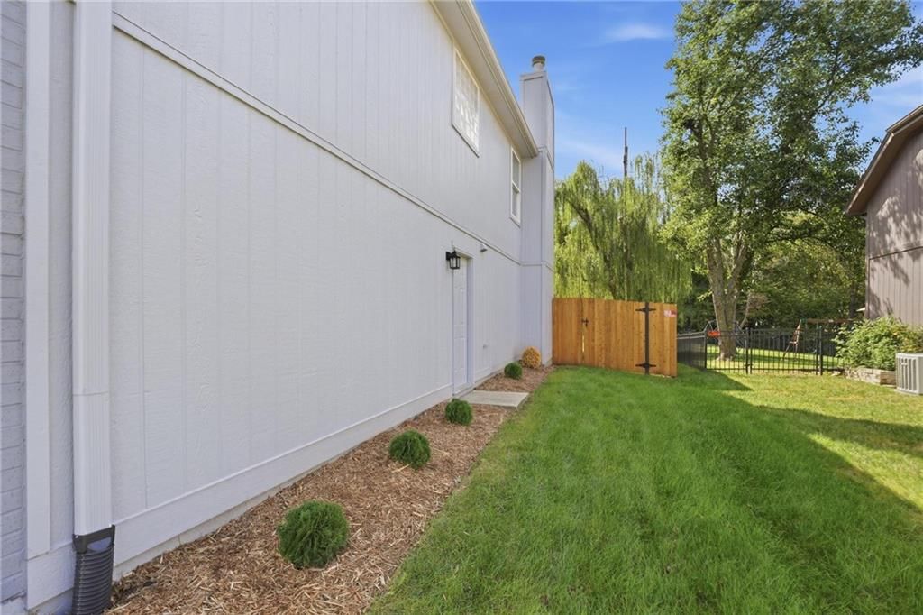 1154 SW SANTA FE Drive — photo 52