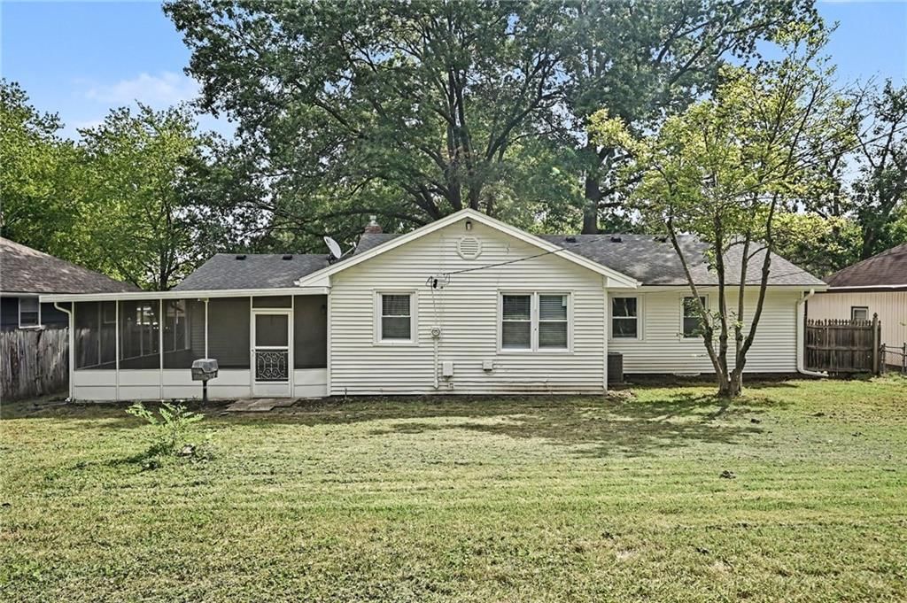 10004 Lydia Avenue — photo 20