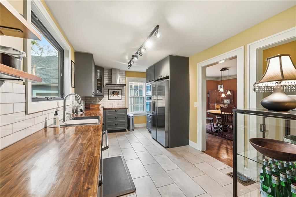 1421 W 50th Terrace — photo 17