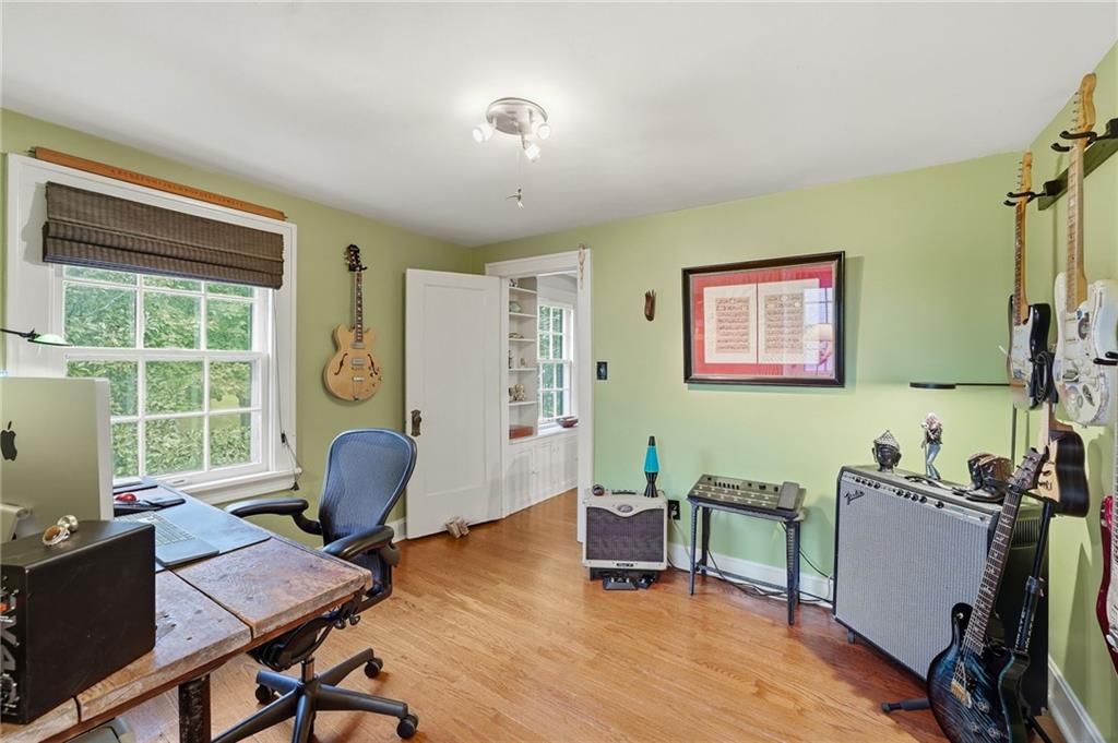 1421 W 50th Terrace — photo 33