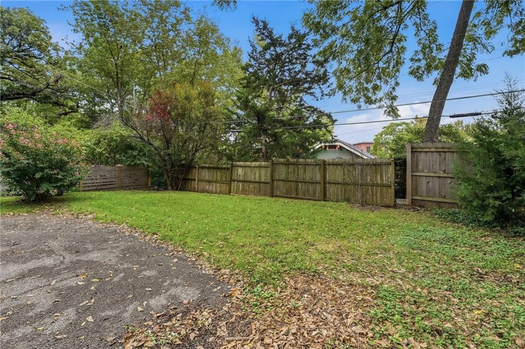 1421 W 50th Terrace — photo 36