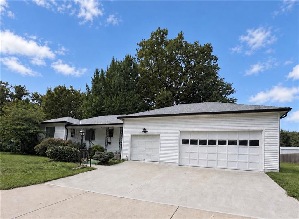 216 Moss Avenue, Liberty, MO: listing photo 2