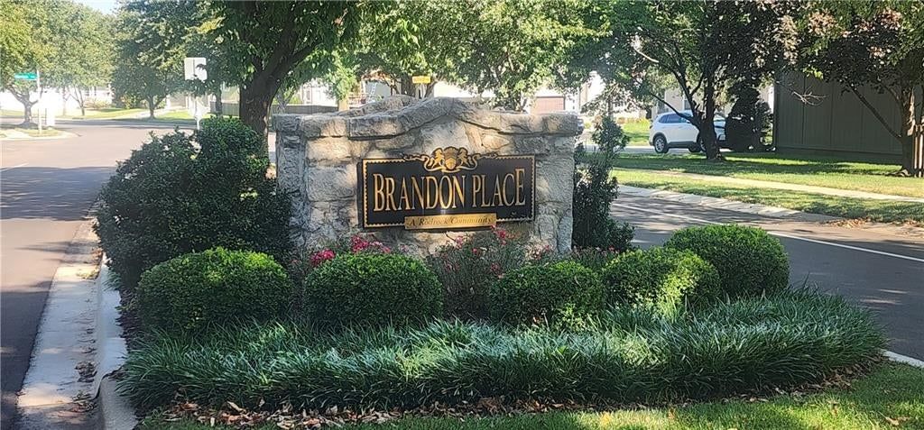 7911 W 131st Terrace, Overland Park, KS: listing photo 3