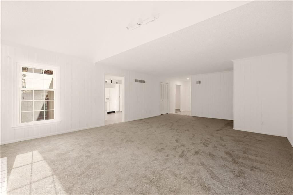 10106 NW Mirror Lake Drive — photo 8