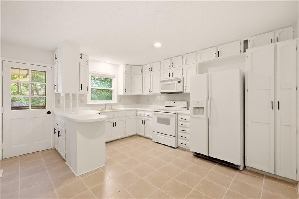 10106 NW Mirror Lake Drive — photo 11