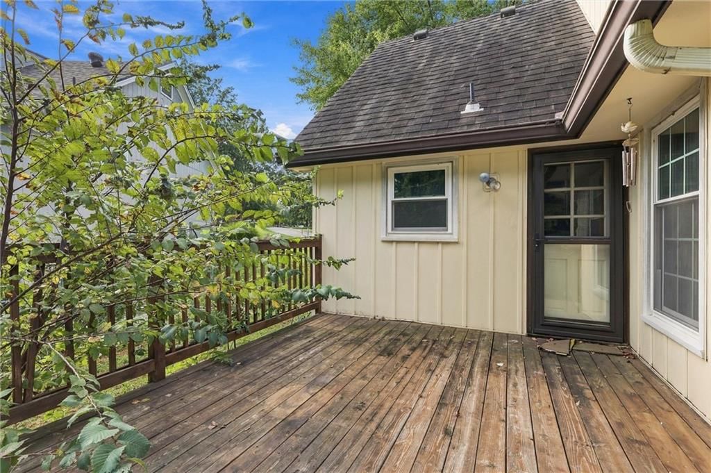 10106 NW Mirror Lake Drive — photo 30