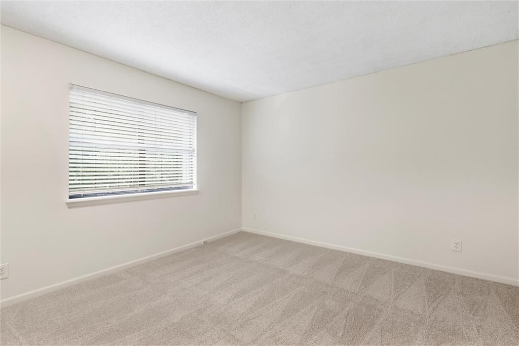 11605 W 113th Street — photo 26