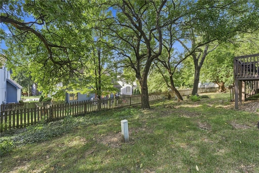 11605 W 113th Street — photo 35