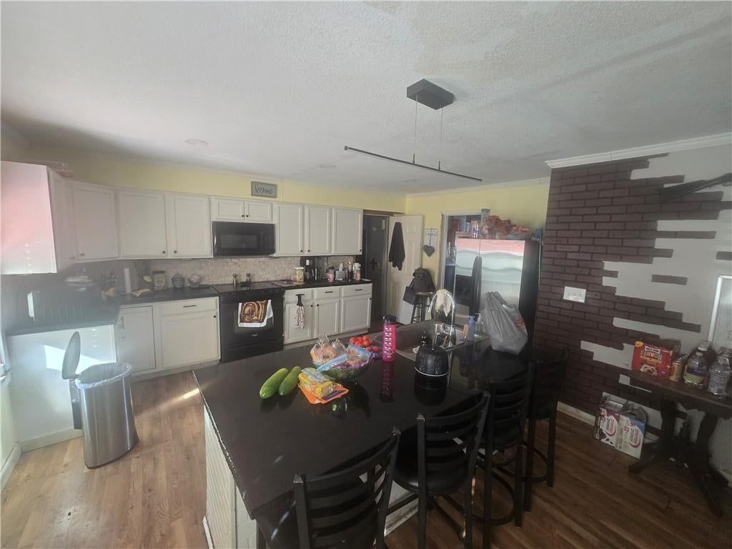 8721 ELM Avenue — photo 2
