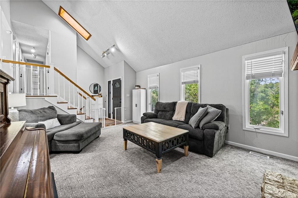 6015 Alden Street — photo 6