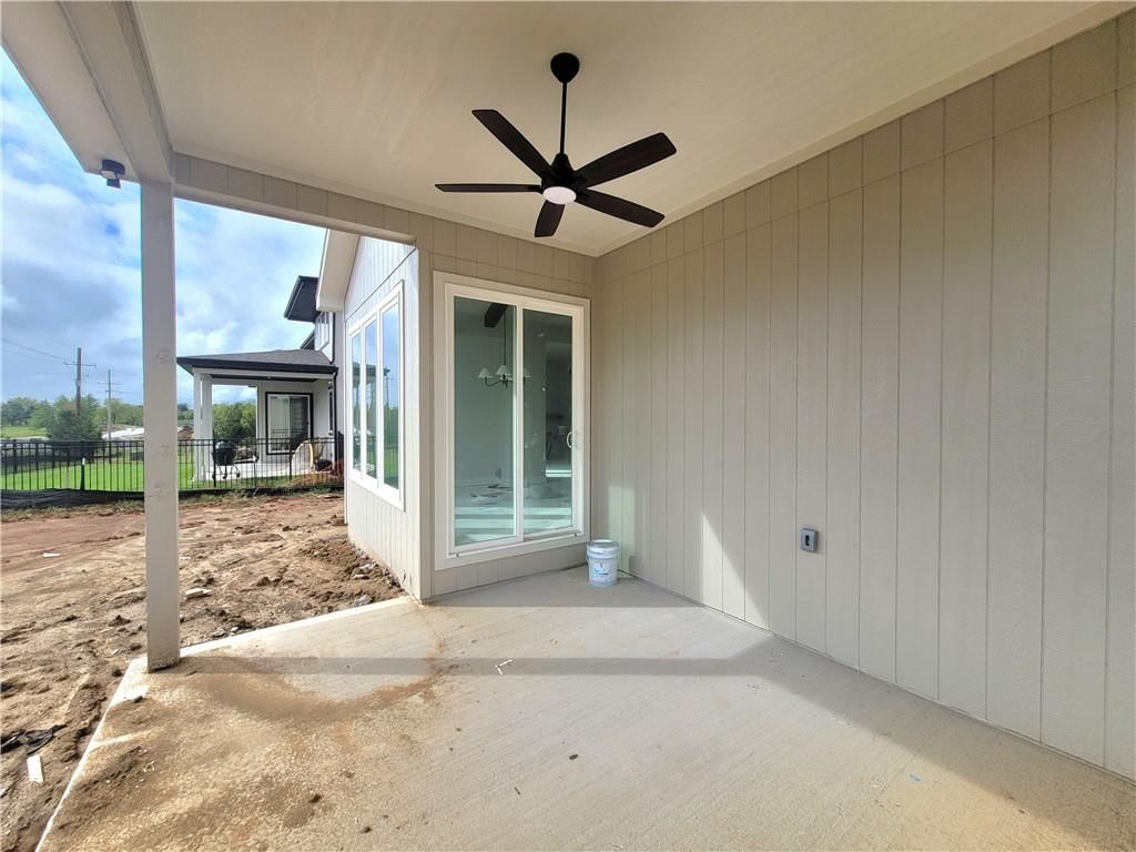 18261 Earnshaw Street — photo 29