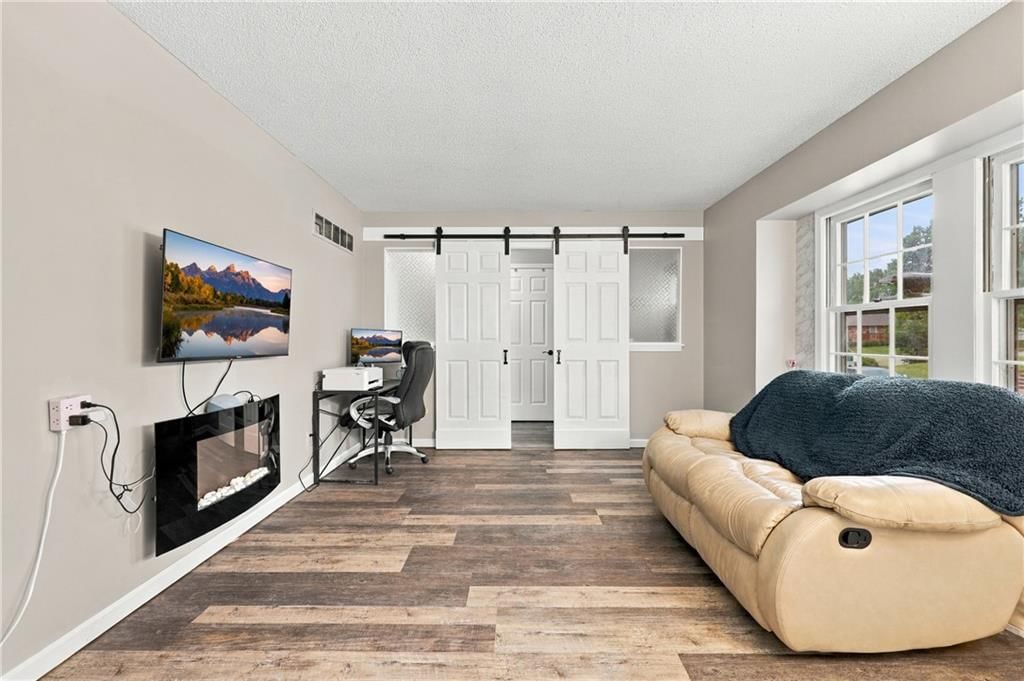 11517 McAnany Drive — photo 8