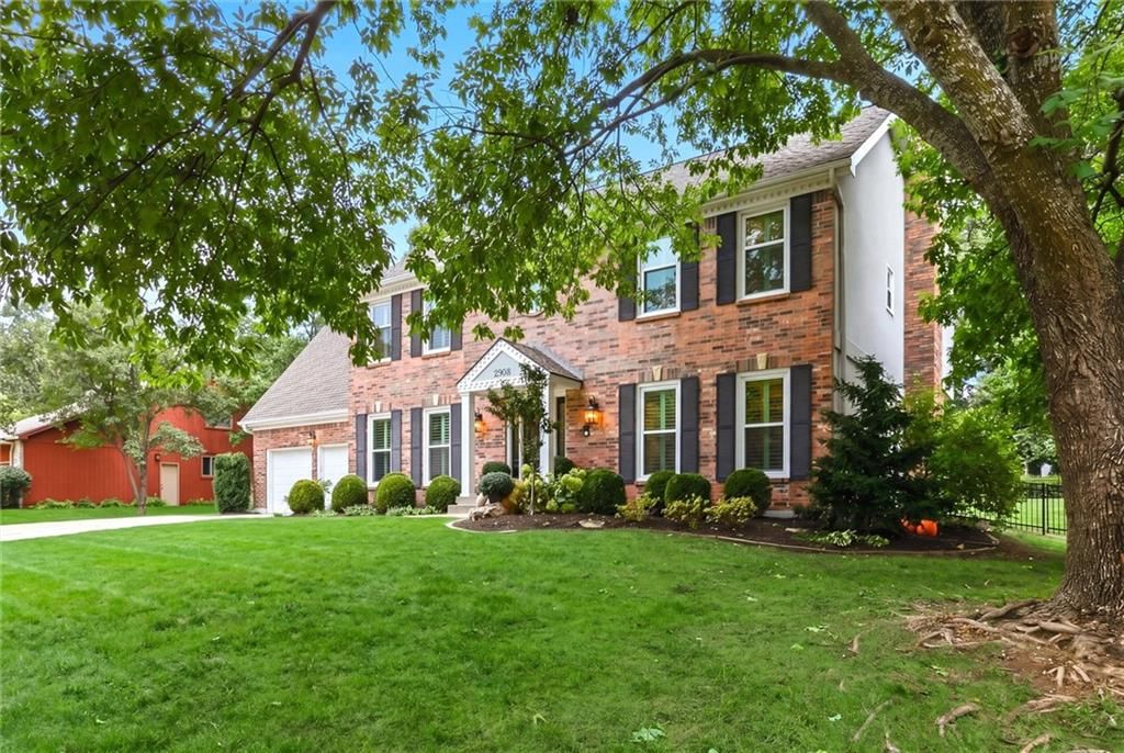 2908 W 124th Terrace, Leawood, KS