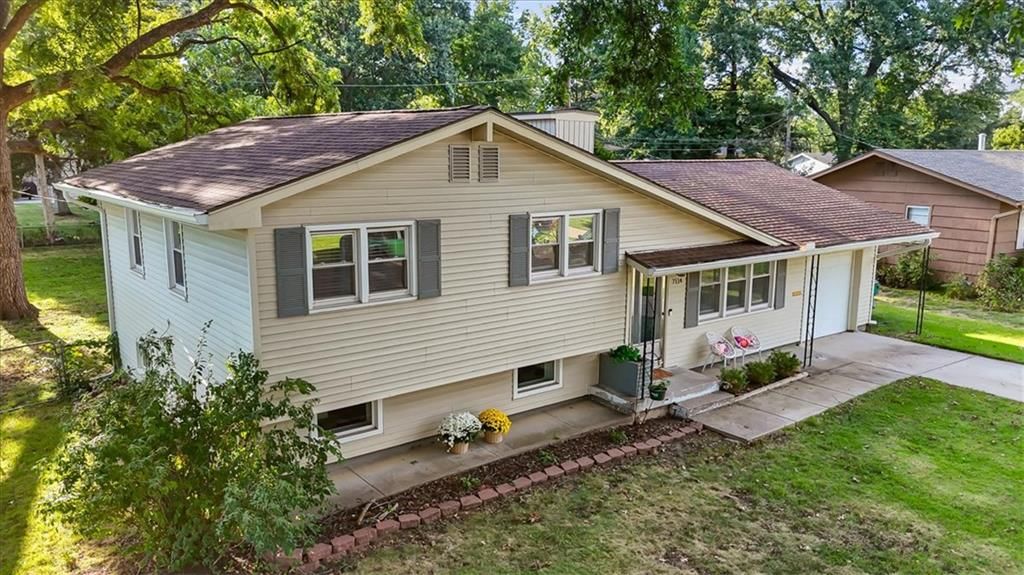 7114 Larsen Lane — photo 33
