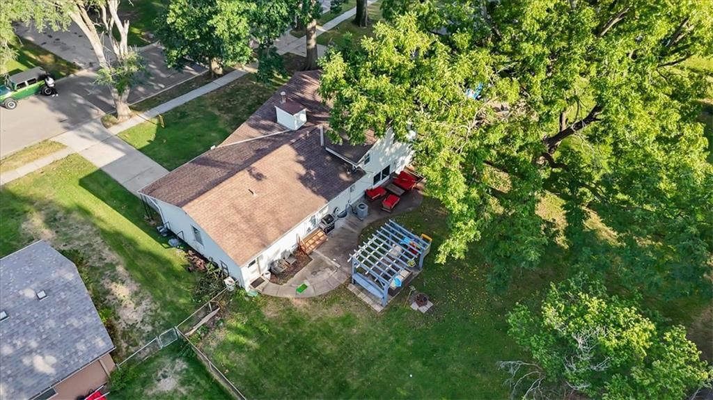 7114 Larsen Lane — photo 36