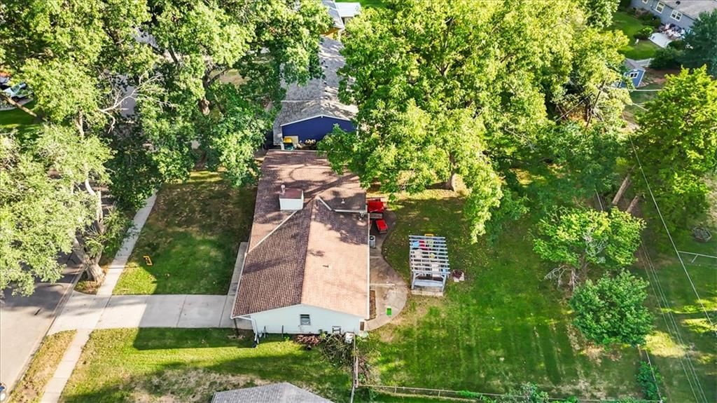 7114 Larsen Lane — photo 37