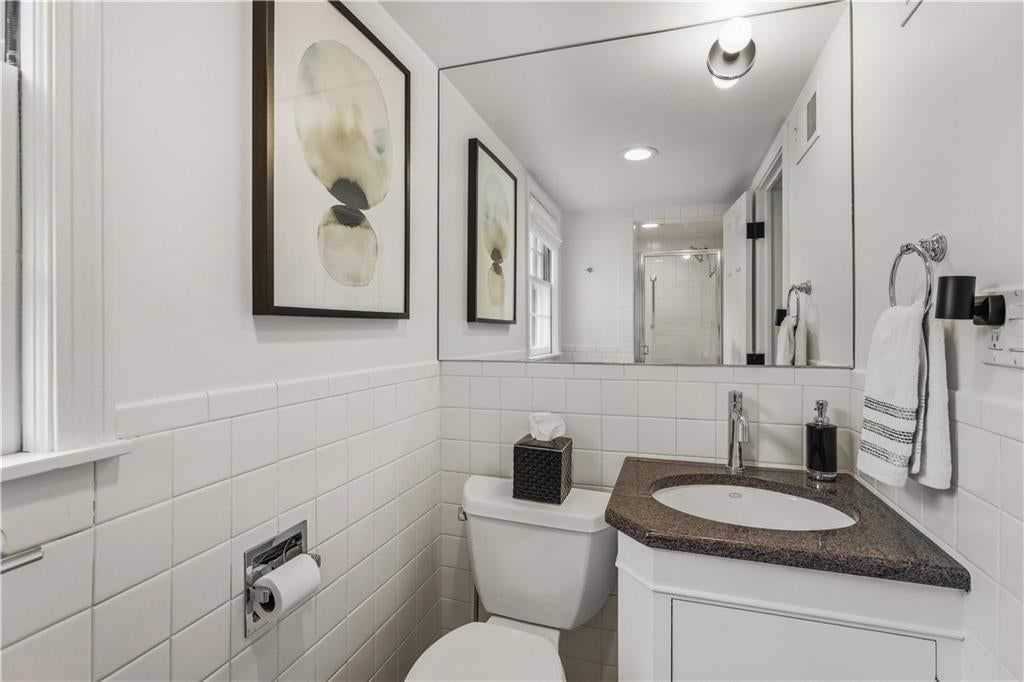 1207 W 67TH Terrace — photo 38