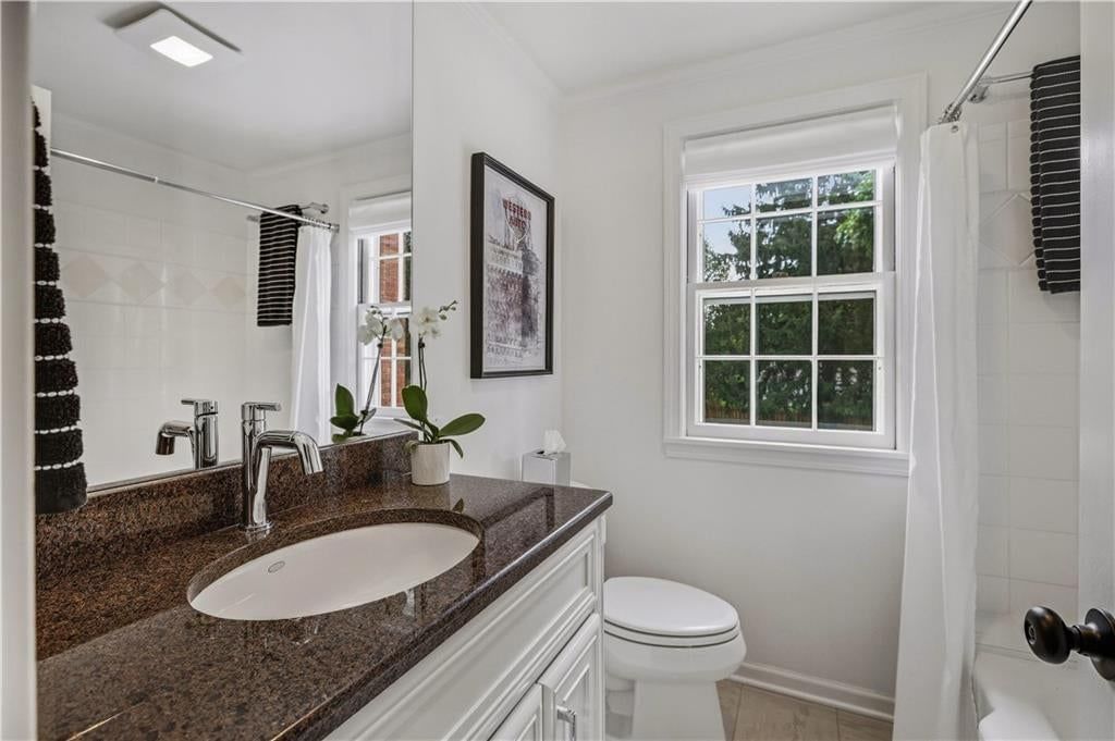 1207 W 67TH Terrace — photo 44