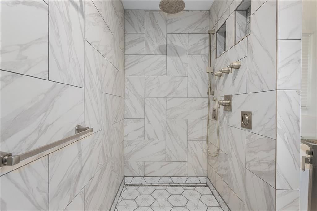 12808 W 121st Street — photo 8