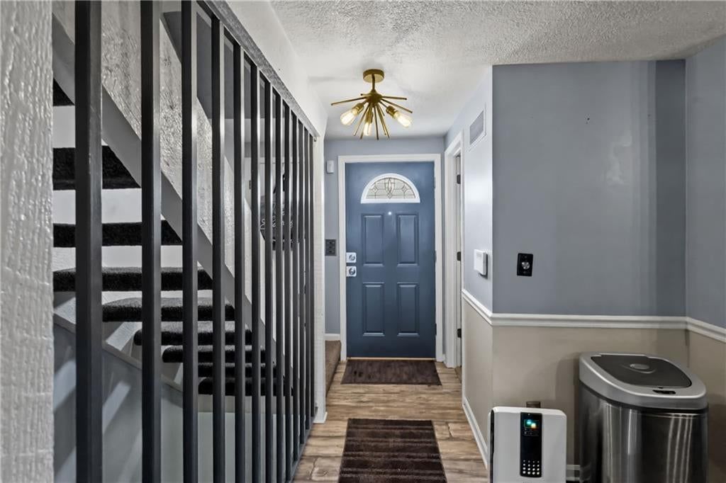 5913 Ridgeway Avenue — photo 2