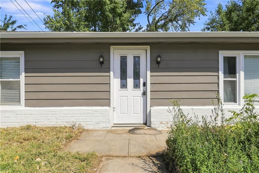 8804 E 47th Street — photo 4