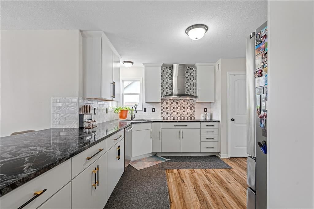 11404 N Bristol Avenue — photo 12
