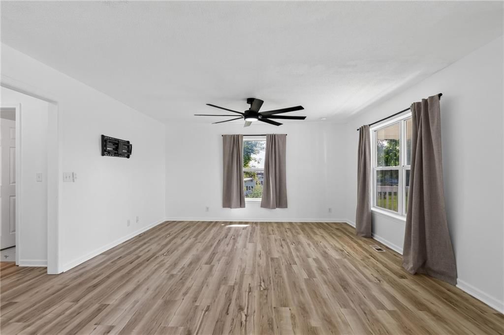 1133 N 50th Place — photo 5