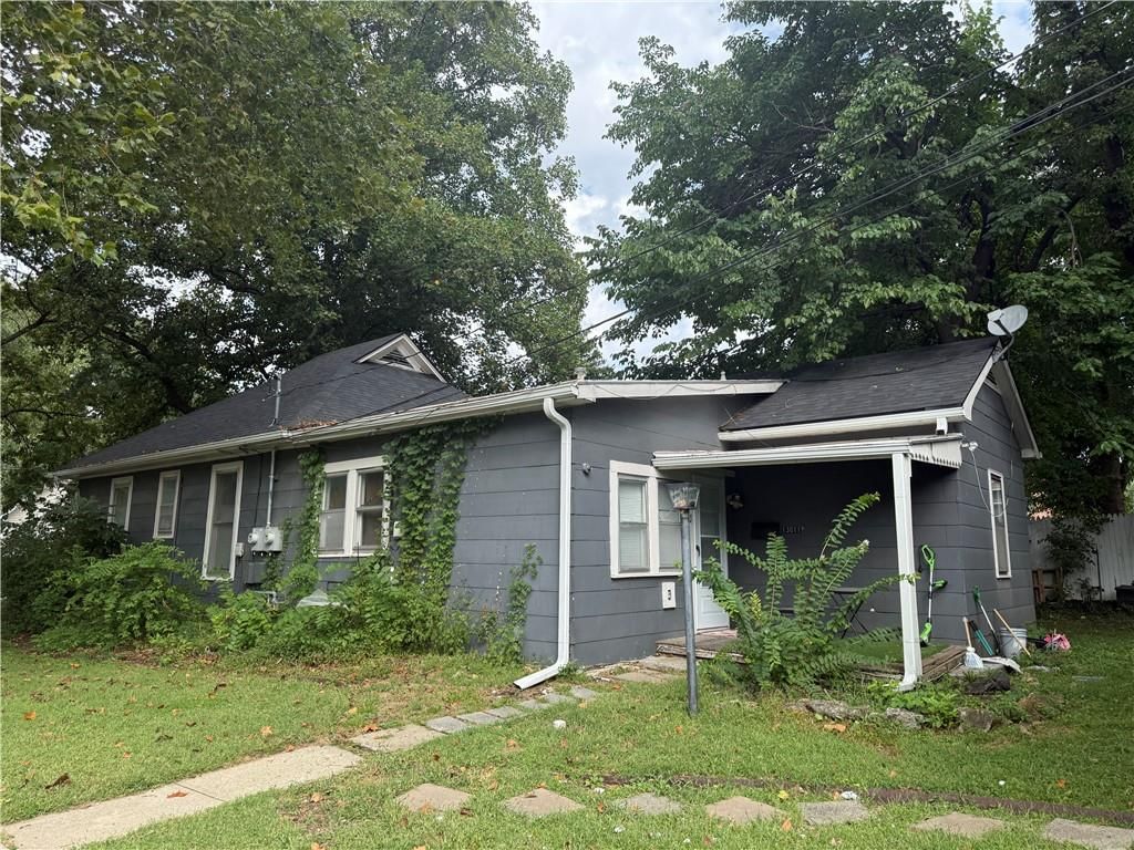 13011 8th Street, Grandview, MO