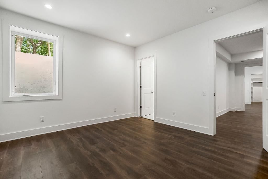 9012 Foster Lane — photo 23