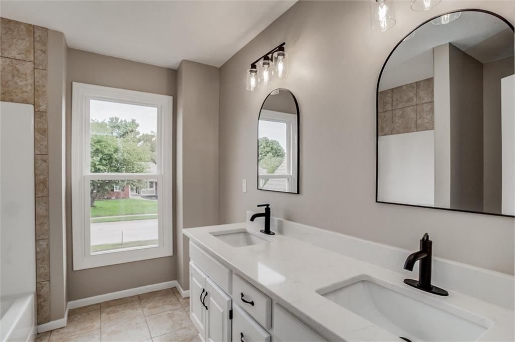 4005 NE 61st Terrace — photo 15
