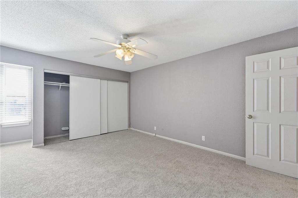 Photo 20 of 30 - 4727 Jarboe Street #95, Kansas City, MO 64112
