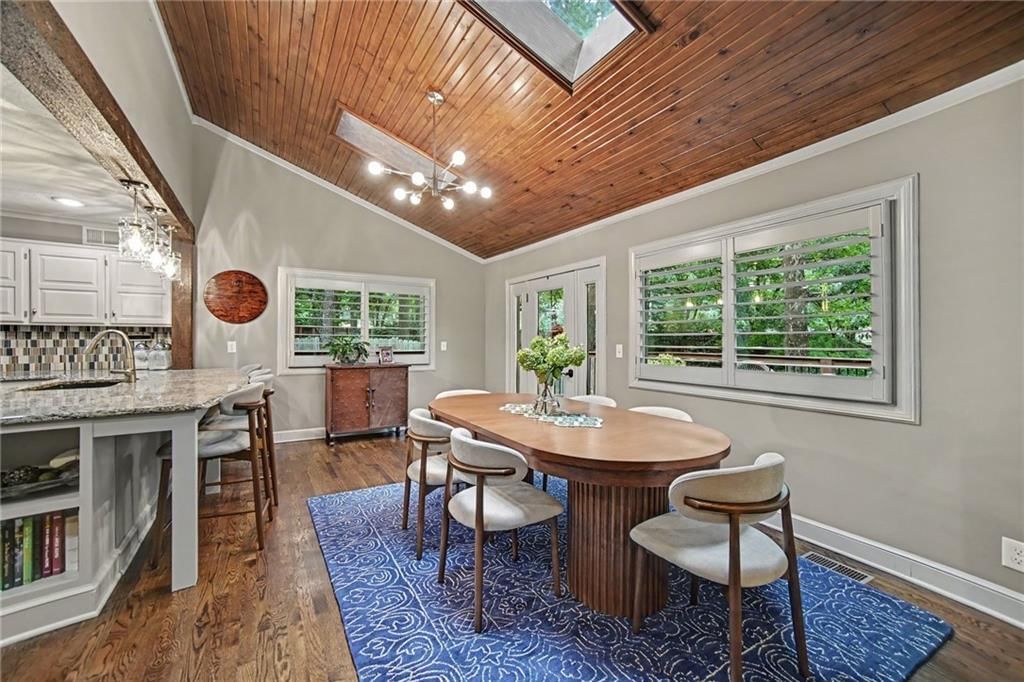 11852 Larsen Street — photo 14