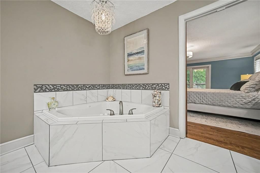 11852 Larsen Street — photo 23