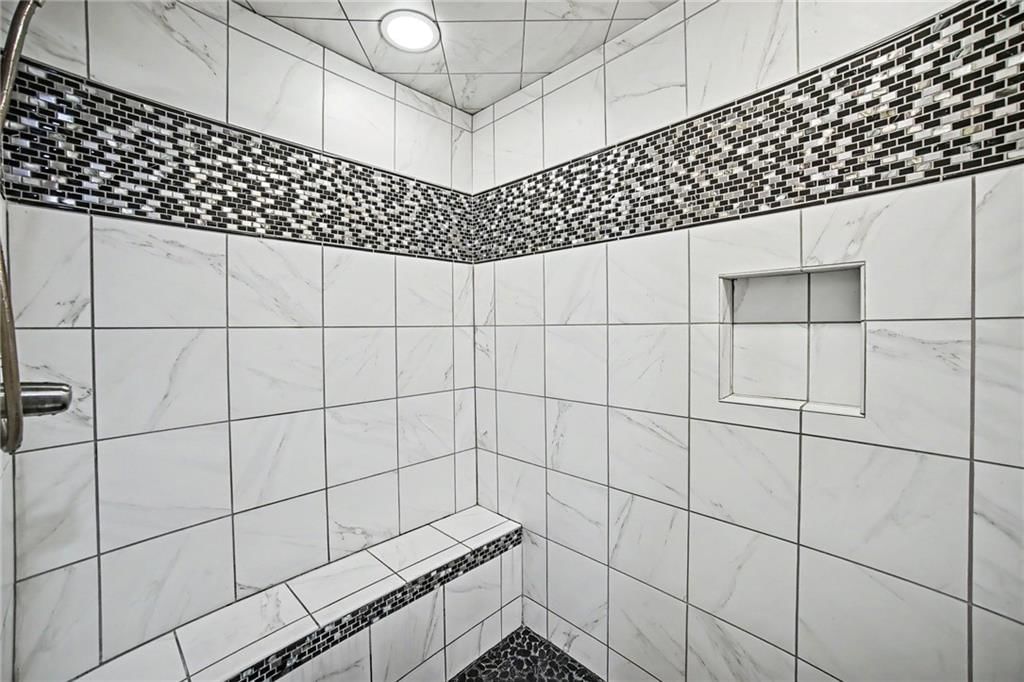11852 Larsen Street — photo 24
