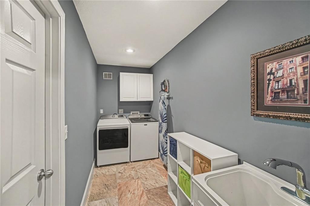 11852 Larsen Street — photo 27
