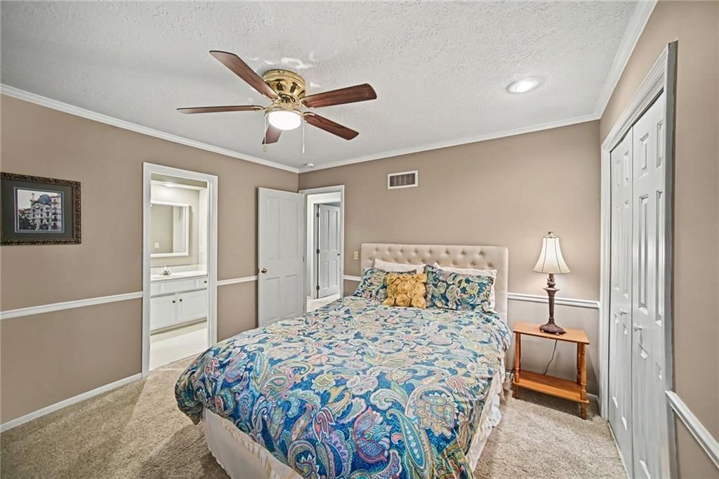 11852 Larsen Street — photo 35
