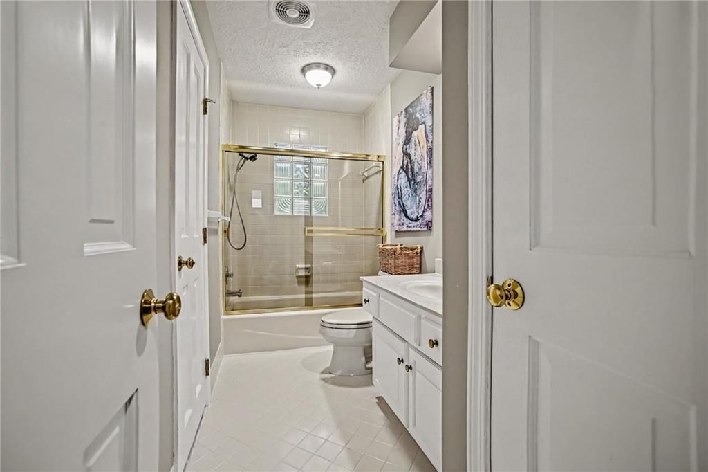 11852 Larsen Street — photo 36