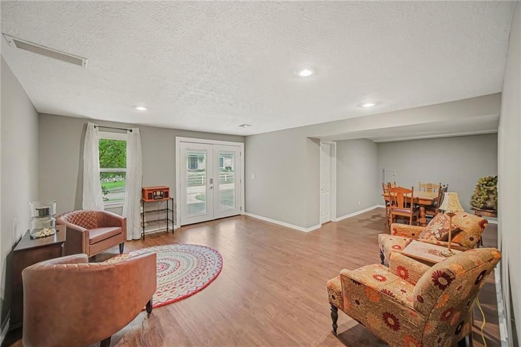 11852 Larsen Street — photo 40