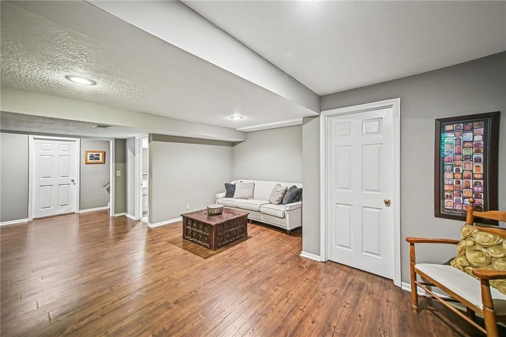 11852 Larsen Street — photo 41