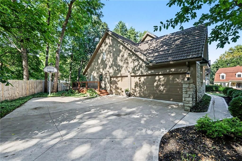 11852 Larsen Street — photo 48