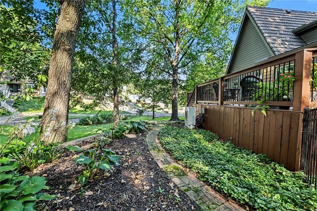 11852 Larsen Street — photo 53