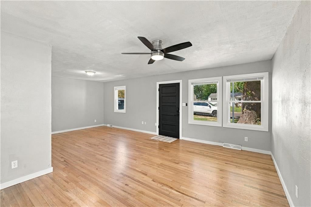 1615 N Dodgion Avenue — photo 5