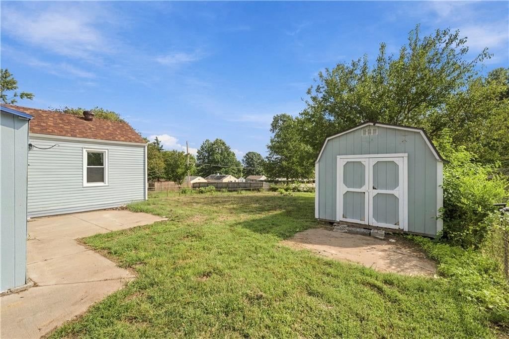 1615 N Dodgion Avenue — photo 22