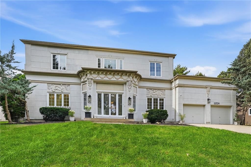 11224 Rosewood Street, Leawood, KS: listing photo 2